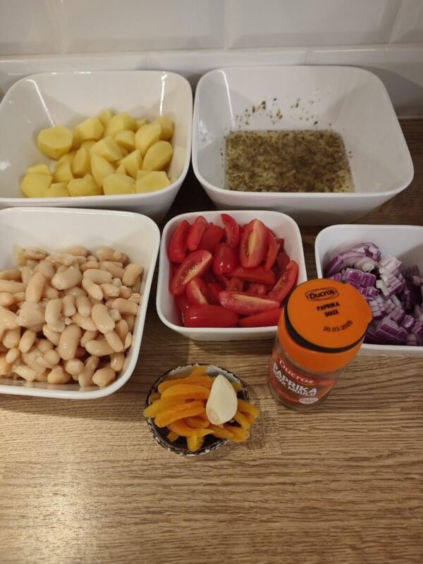 Gemarineerde kippenblokjes met witte bonensalade ingredienten