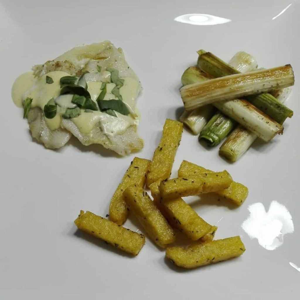 Sliptongetjes met prei en polenta frietjes