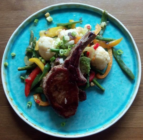 Wokgroentjes met Iberico koteletjes